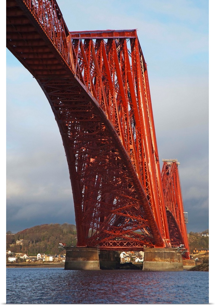 Iconic Forth Rail Bridge, crossing the Firth of Forth near Edinburgh. Bridge built by civil engineers Sir John Fowler and ...
