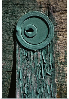 Keyhole lock on wooden door