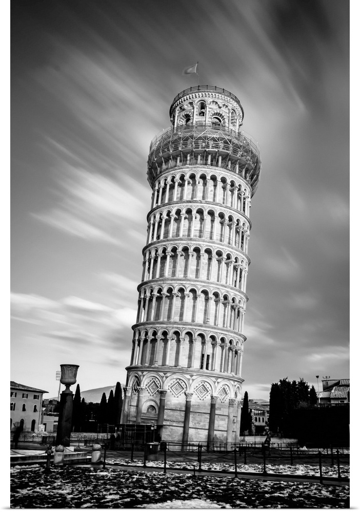 Long exposure shot of the leaning tower of pisa
