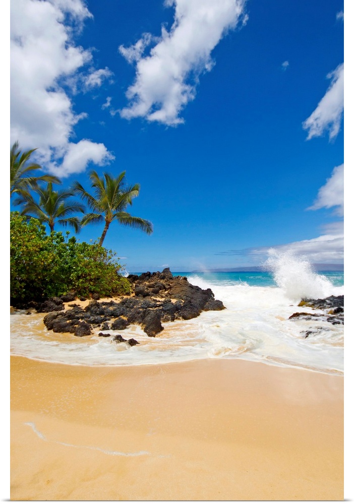 Makena Cove, also known as Secret beach and wedding beach, Maui, Hawaii