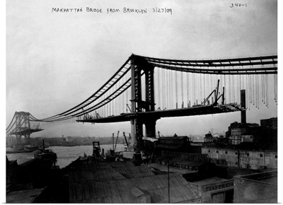 Manhattan Bridge Under Construction, 1909