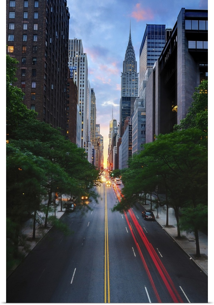 Manhattanhenge is the name given to the days when the sun sets (or rises) exactly along the Manhattan cross-street grid. I...