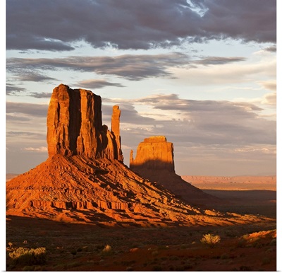 Mittens of Monument Valley at sunset, US.