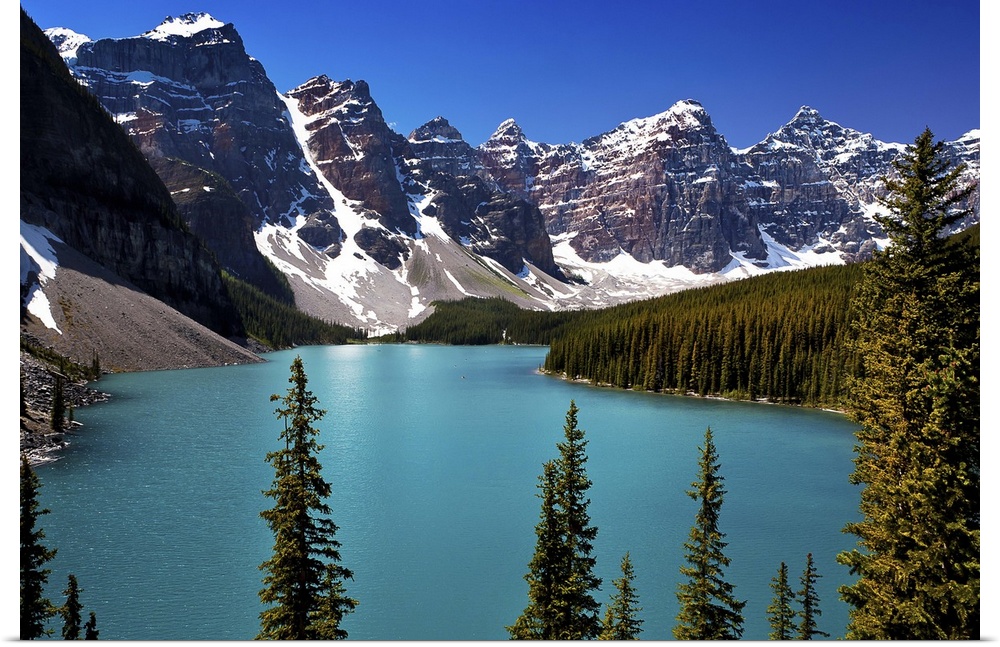 Moraine Lake nestled in Valley of Ten Peaks, Banff National Park, Alberta, Canada.