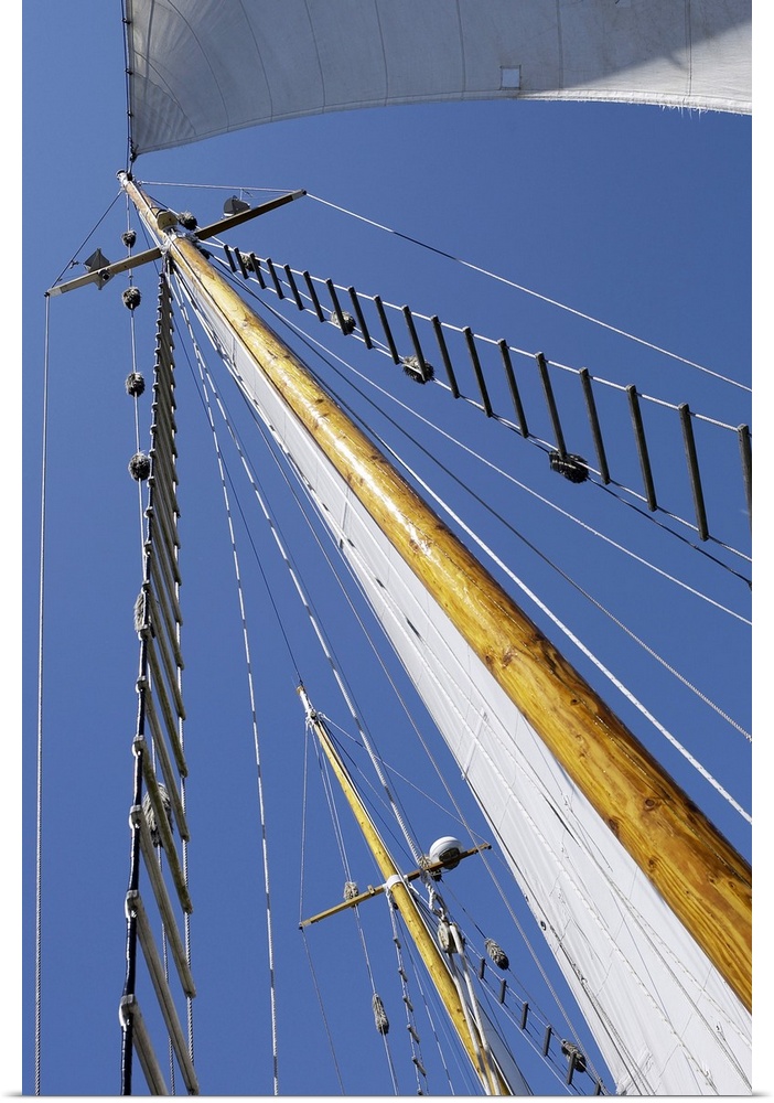 Sailboat mast and rigging