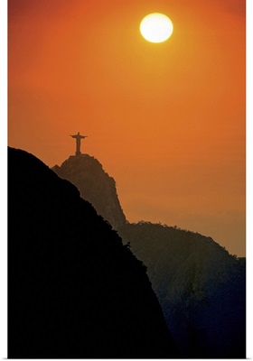 Silhouette of statue of Jesus Christ at sunset, Rio de Janeiro, Brazil
