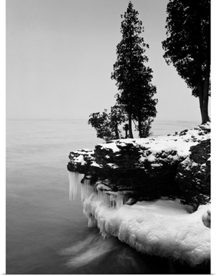 Snow on Lake Michigan, Door County, Wisconsin, USA