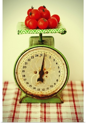 Studio shot of tomatoes on scales