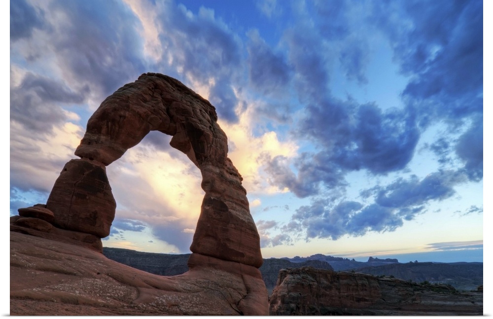 Sunset at Delicate Arch in Arches National Park, Utah.