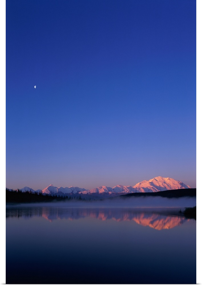 USA, Alaska, Mount McKinley as seen from Wonder Lake after sunrise