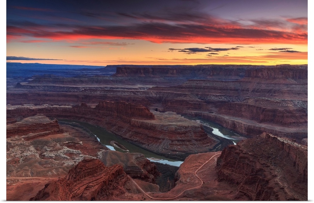 Photograph of the sunset at Dead Horse Point State Park in Moab, Utah.