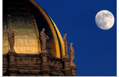Capitol dome with moon, Hartford, Connecticut