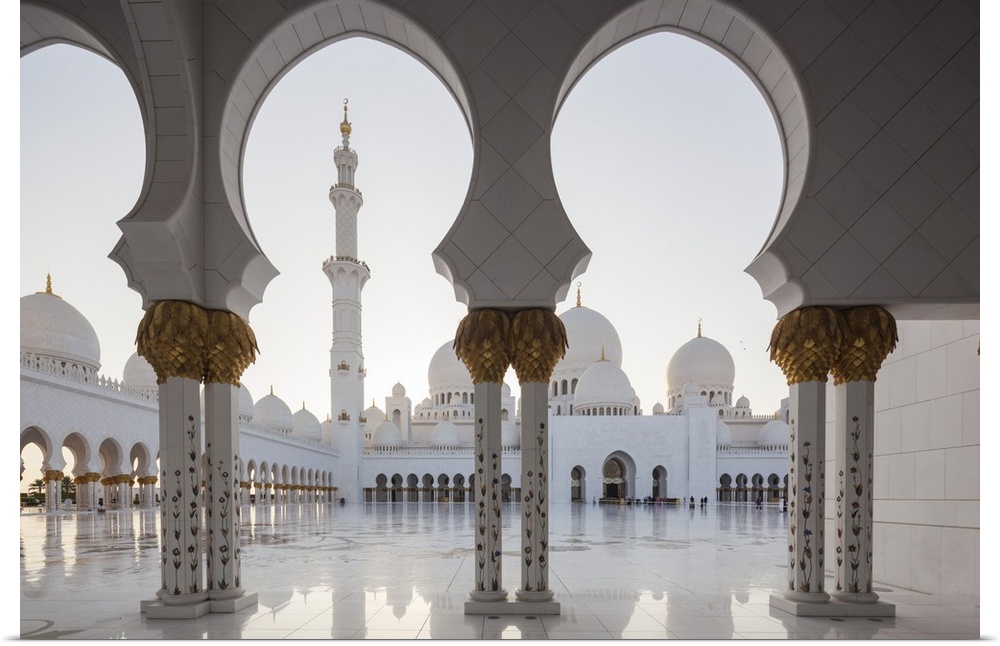 UAE, Abu Dhabi, Sheikh Zayed bin Sultan Mosque, arches.