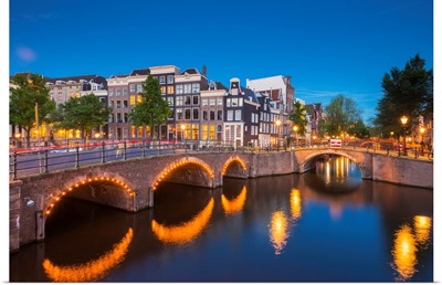 Amasterdam, Holland, Canals At Dusk