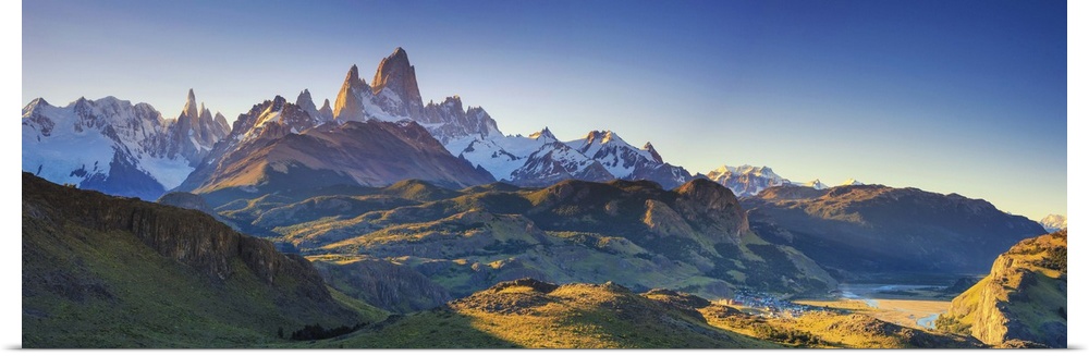 Argentina, Patagonia, El Chalten, Los Glaciares National Park, Cerro Torre and Cerro Fitzroy Peaks