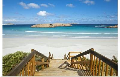 Australia, Western Australia, Esperance, View along boardwalk down to Twilight Beach