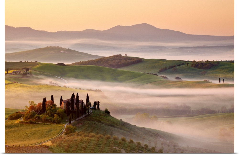 Belvedere farm at sunsise, Orcia valley, Tuscany, Italy.