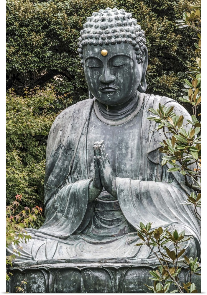 Buddha at Gokokusan Tenno ji Temple, Taito, Tokyo, Japan.