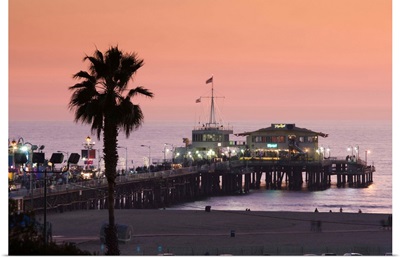 California, Los Angeles, Santa Monica, Santa Monica Pier, dusk