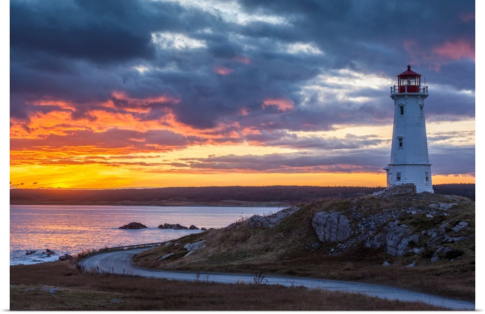 Canada, Nova Scotia, Louisbourg, Louisbourg Lighthouse, Dusk.
