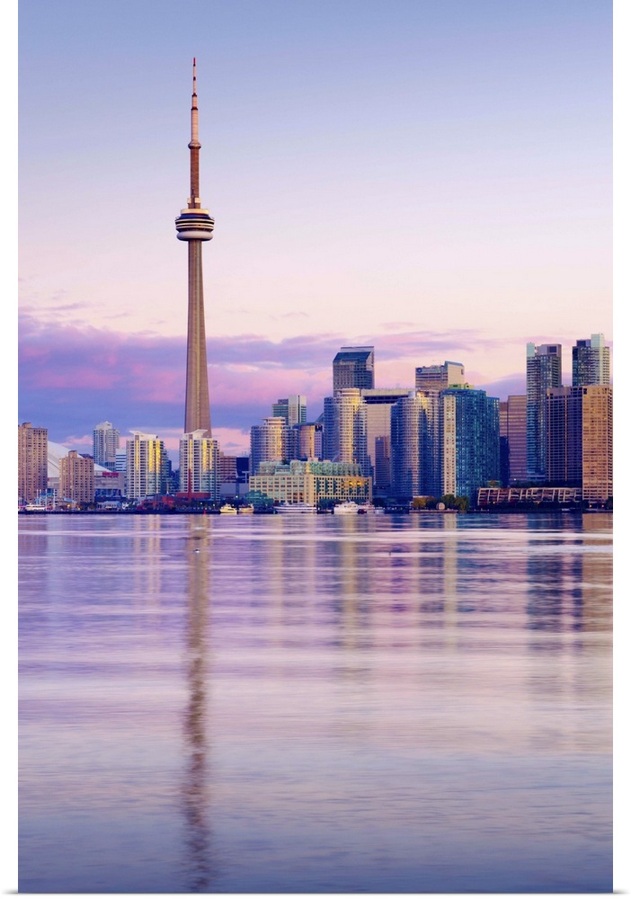 Canada, Ontario, Toronto, CN Tower and Downtown Skyline