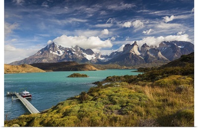 Chile, Magallanes Region, Torres del Paine National Park, tour boat