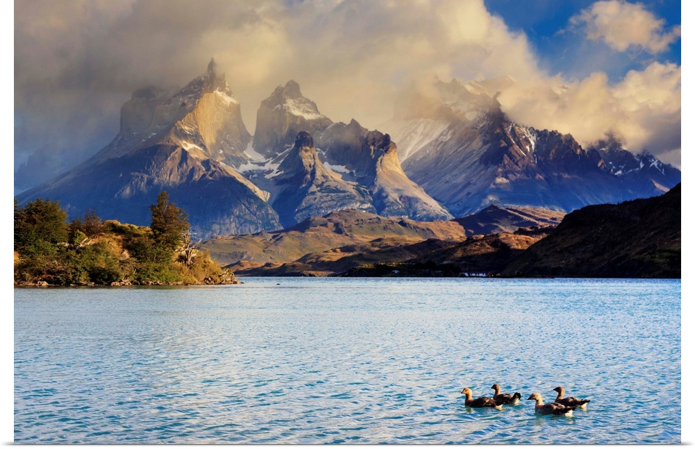 Chile, Patagonia, Torres del Paine National Park (UNESCO Site), Cuernos del Paine peaks and Lake Pehoe