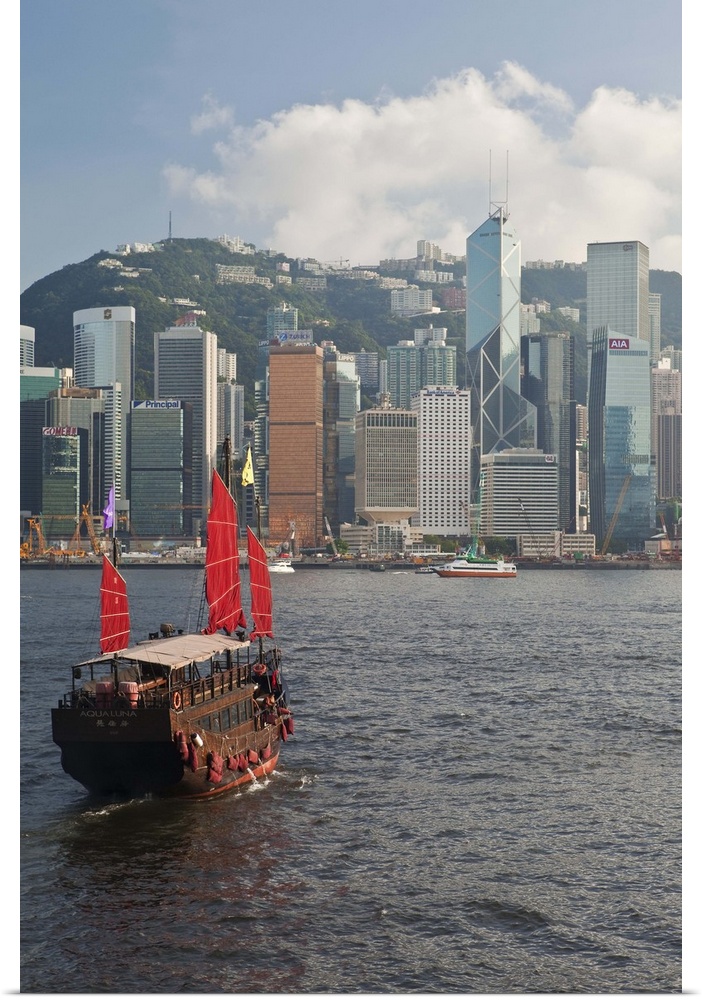 One of the last remaining Chinese sailing junks on Victoria Harbour, Hong Kong, China, Asia, viewed from Kowloon