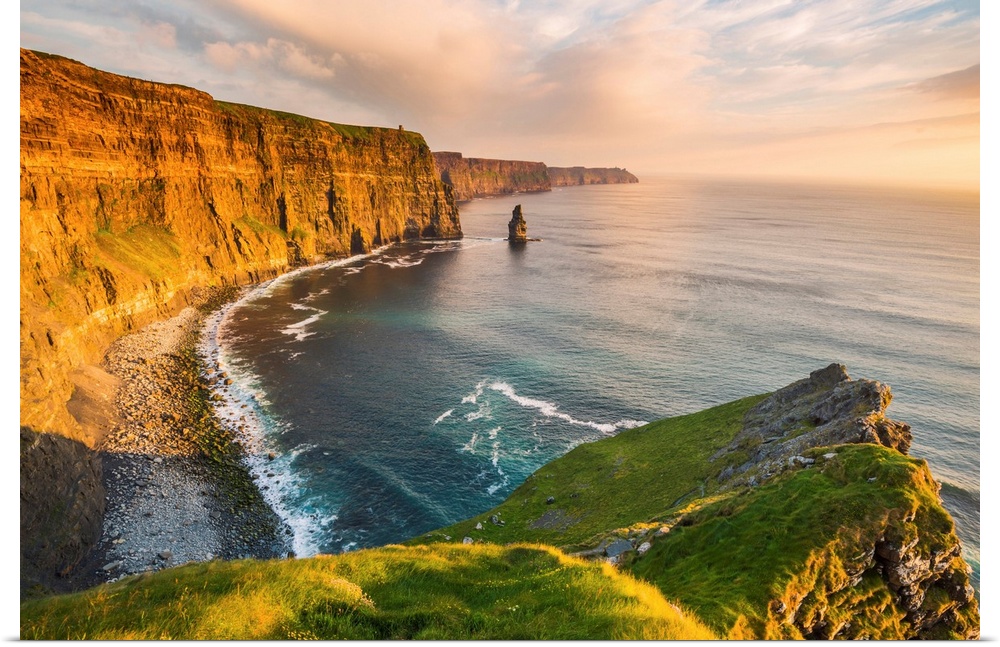Cliffs of Moher, County Clare, Munster province, Republic of Ireland, Europe. View of the cliffs towards the O'Brien's Tower.