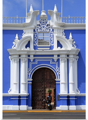 Colonial buildings, Plaza de Armaz, Trujillo, Peru