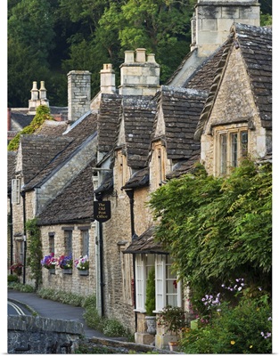 Cottages in Cotswolds village of Castle Combe, Wiltshire, England
