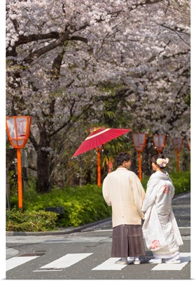 Couple In Kimonos On Kiya-Machi Dori, Kyoto, Kansai, Japan