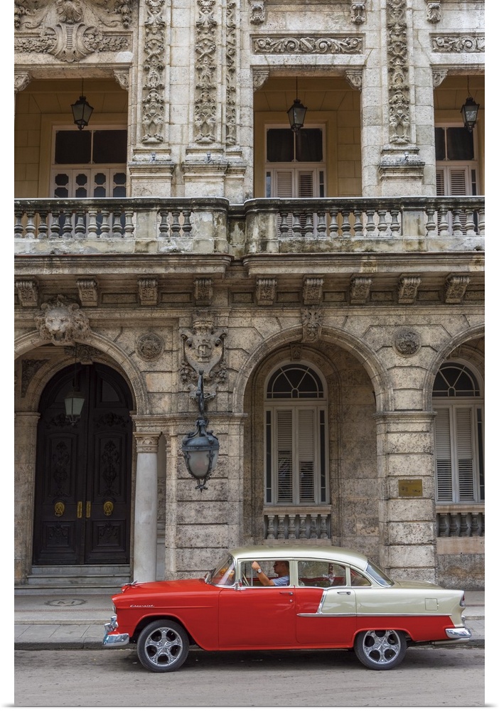 Cuba, Havana, La Habana Vieja, Prado or Paseo de Marti.