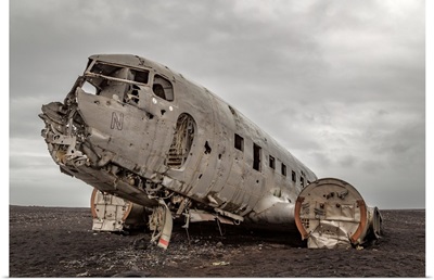 DC 3 Abandoned On Black Beach,Vik I Myrdal, Iceland
