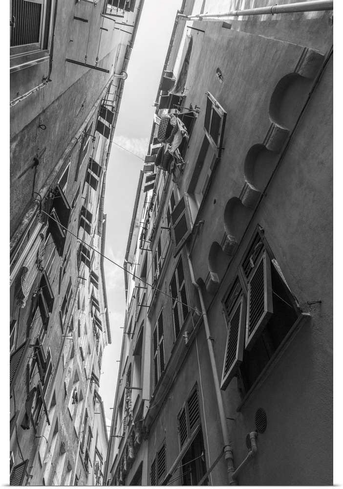 europe, Italy,Liguria. Genoa, a street scene in the medieval centre.