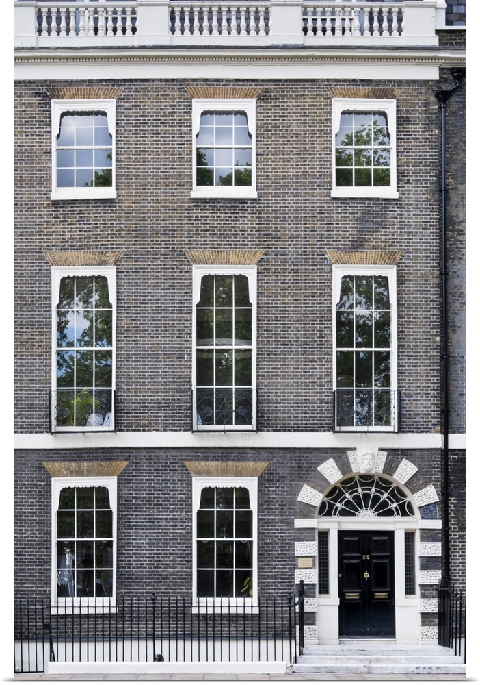 UK, London, Camden, Bloomsbury, Bedford Square. Facade of an Eighteenth Century Georgian house on Bedford square