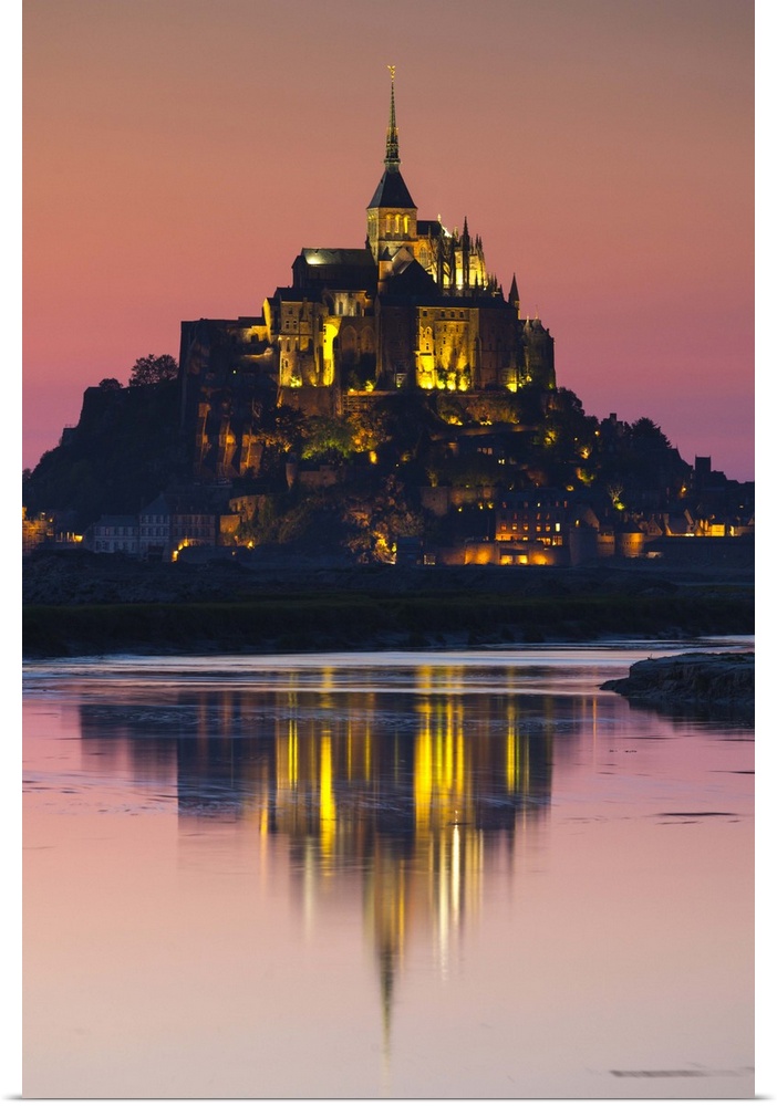 France, Normandy Region, Manche Department, Mont St-Michel, dusk
