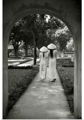 Girls wearing Ao Dai dress, Temple of Literature, Hanoi, Vietnam