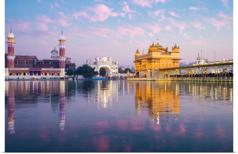 India, Punjab, Amritsar, - Golden Temple, The Harmandir Sahib, Amrit Sagar - Lake Of Nectar (Illuminated At Dusk)