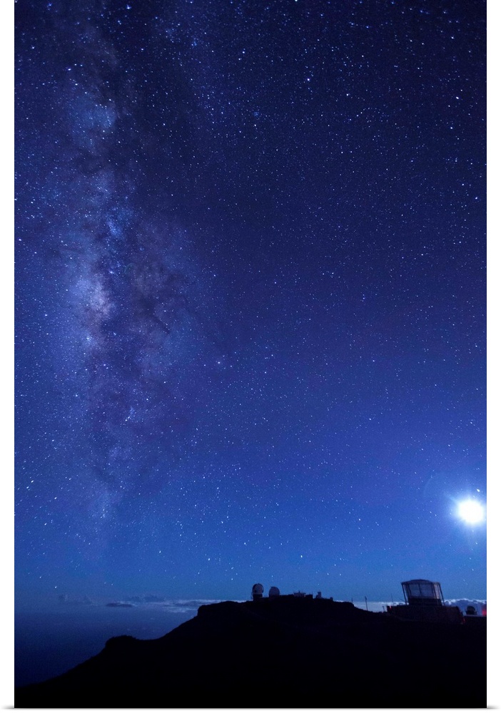 USA, Hawaii, Maui, Haleakala National Park, Science City Observatories and Milky Way