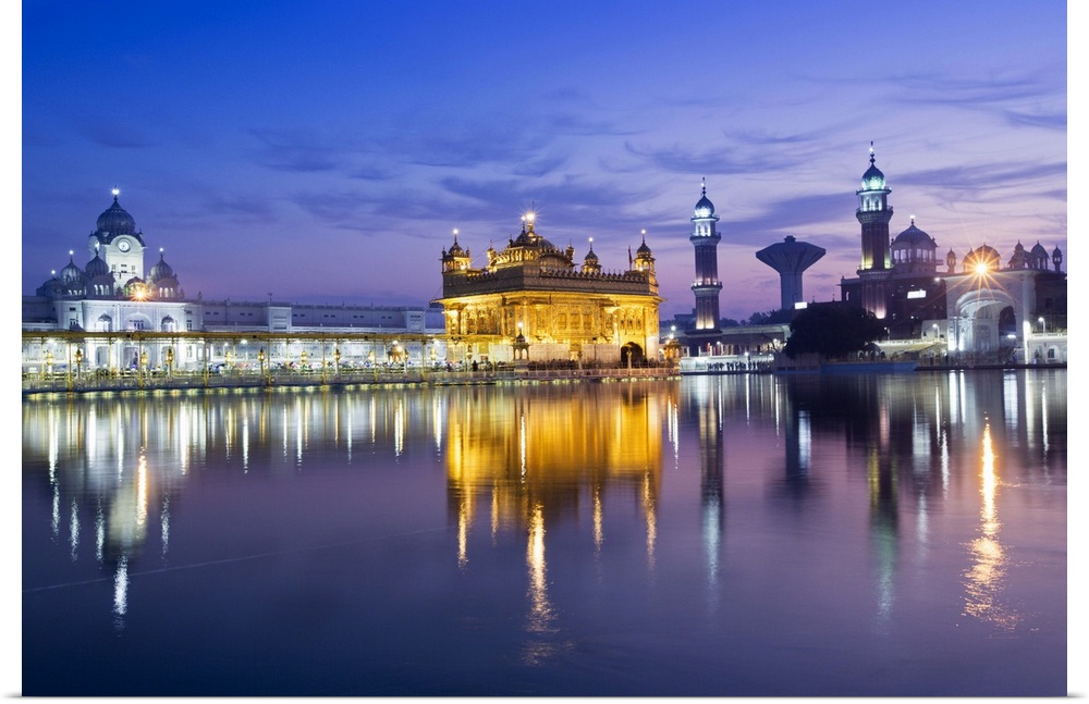 India, Punjab, Amritsar, the Golden Temple - the holiest shrine of Sikhism just before dawn