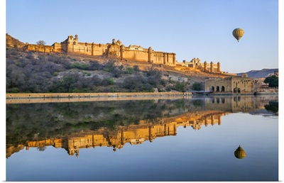 India, Rajasthan, Jaipur, Amer, The 16th century Amber Fort with a hot air balloon aloft