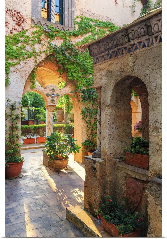 Italy, Amalfi Coast, Ravello, Villa Rufolo. Cloister.