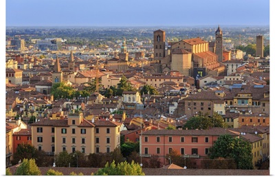 Italy, Bologna district, Bologna, Cityscape and San Petronio Basilica