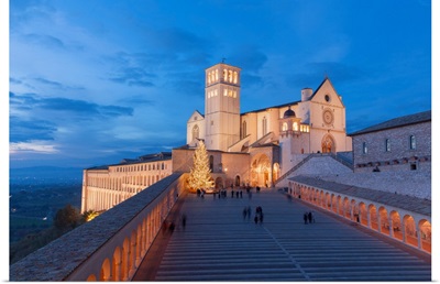 Italy, Perugia distict, Assisi, The Basilica of St. Francis at dusk
