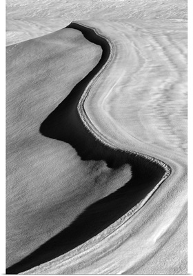 Italy, Umbria, Sibillini National Park, Patterns on the snow