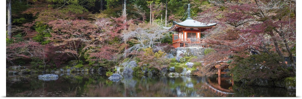 Japan, Kyoto, Daigoji Temple, Bentendo Hall and bridge.