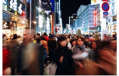 Japan, Tokyo, Crowds on Chuo Dori Street, shopping district