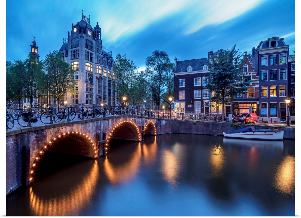 Leliegracht Bridge Over Keizersgracht Canal At Dusk, Amsterdam, North Holland, The Netherlands