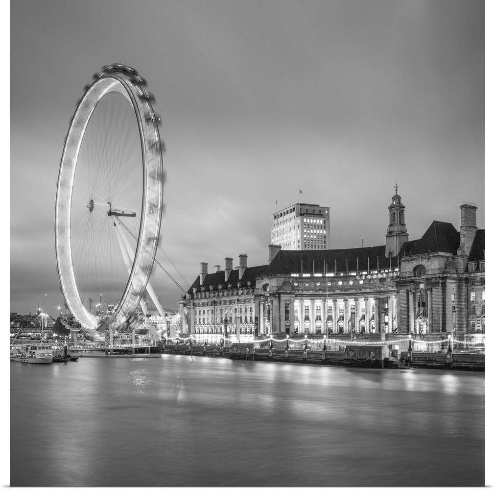 London Eye (Millennium Wheel) and former County Hall, South Bank, London, England.